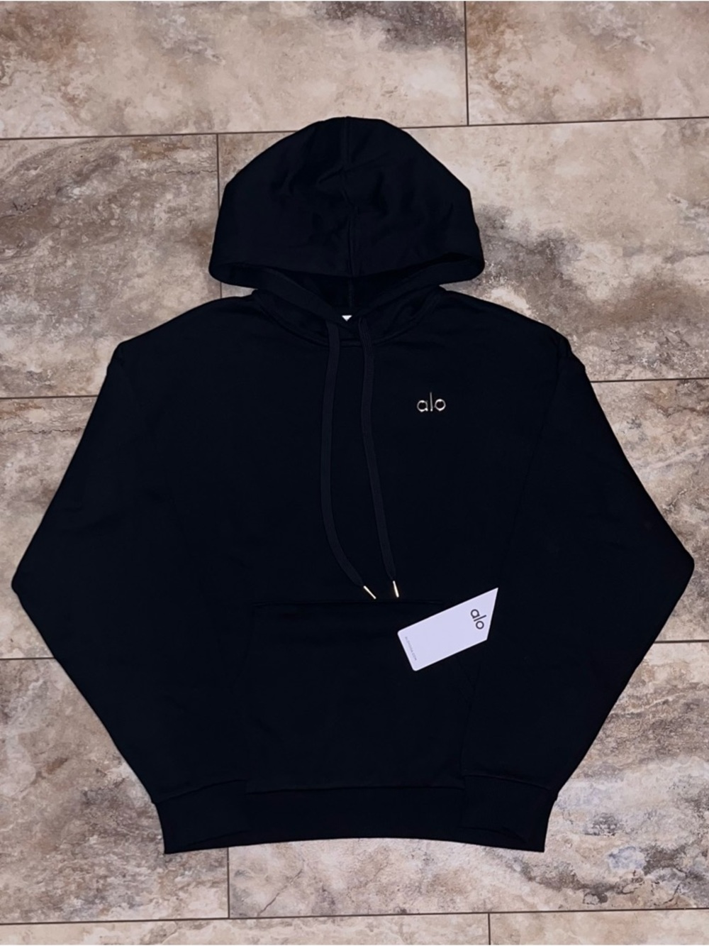 Alo Yoga Accolade Hoodie Black Pullover Logo Sweatshirt NWT Size Medium